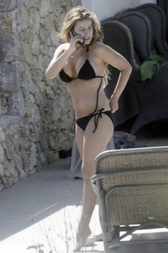 6. Carmen Electra – bikini, 2009