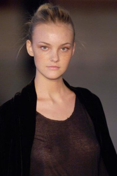 6. Caroline Trentini – catwalk oops, 2009