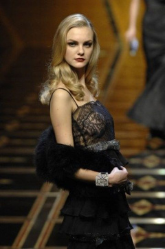 8. Caroline Trentini – catwalk oops, 2009