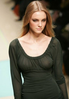 10. Caroline Trentini – catwalk oops, 2009