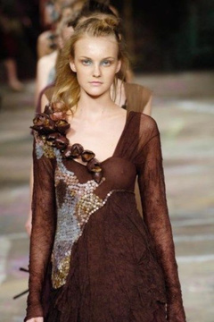 11. Caroline Trentini – catwalk oops, 2009