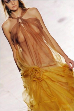 14. Caroline Trentini – catwalk oops, 2009