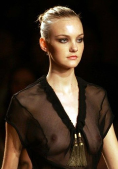 15. Caroline Trentini – catwalk oops, 2009