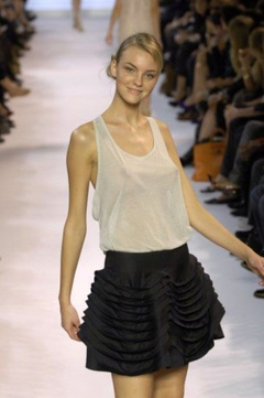16. Caroline Trentini – catwalk oops, 2009
