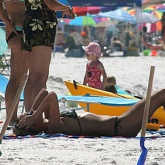 1. Carrie Underwood – bikin, 2008