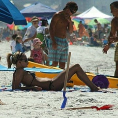 2. Carrie Underwood – bikin, 2008