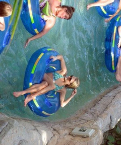 2. Carrie Underwood – green bikini, 2009