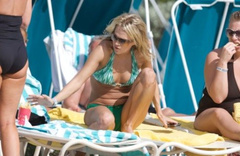 15. Carrie Underwood – green bikini, 2009
