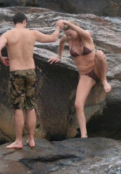 10. Charlize Theron – bikini, 2008