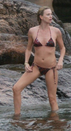 11. Charlize Theron – bikini, 2008