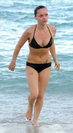 19. Christina Ricci – bikini, 2009