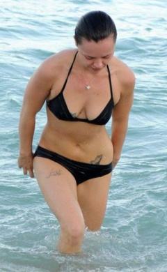 2. Christina Ricci – bikini, 2009