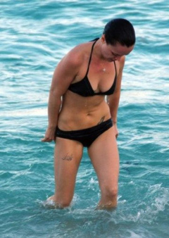 4. Christina Ricci – bikini, 2009