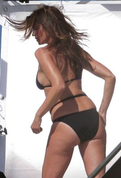 6. Cindy Crawford – bikini photoshoot, 2009