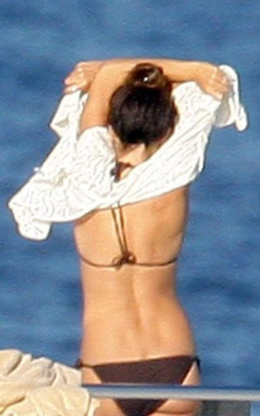 4. Cindy Crawford – bikini, 2009