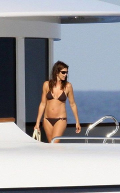 7. Cindy Crawford – bikini, 2009