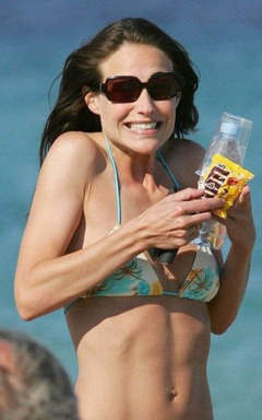 6. Claire Forlani – bikini at the beach, 2006