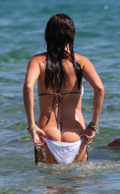 2. Claire Merry Sexy – bikini, 2009