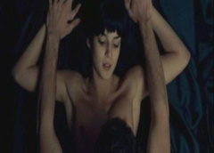 10. Clara Lago Naked – El juego del ahorcado, 2009