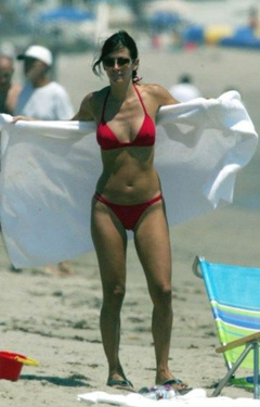 6. Courteney Cox – red bikini, 2007