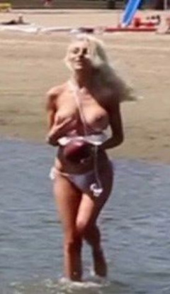 1. Courtney Stodden – boob oops, 2015