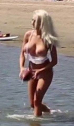 2. Courtney Stodden – boob oops, 2015