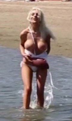 3. Courtney Stodden – boob oops, 2015