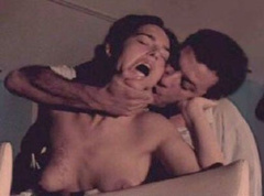 3. Cristina Brondo Naked – Entre las piernas, 1999