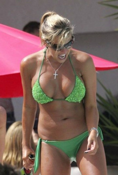 11. Danielle Lloyd – bikini at the beach, 2007