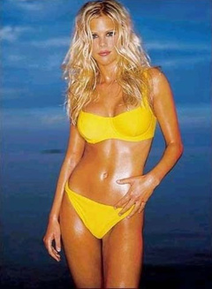 2. Elin Nordegren Sexy – Cafe, 2000