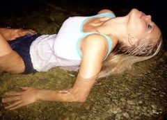 8. Elin Nordegren Sexy – Cafe, 2000