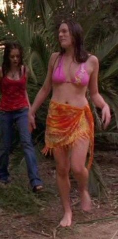 2. Elisabeth Moss Sexy – Invasion, 2005