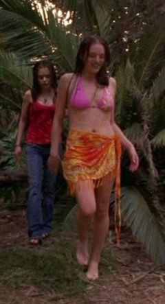 3. Elisabeth Moss Sexy – Invasion, 2005