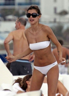 7. Elisabetta Canalis – bikini, 2009