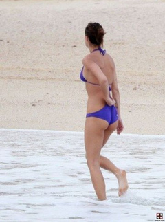 3. Elisabetta Canalis – purple bikini, 2009