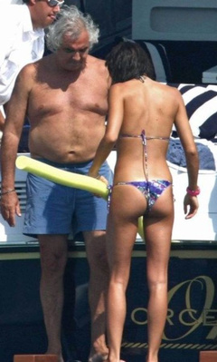 9. Elisabetta Gregoraci – bikini, 2008