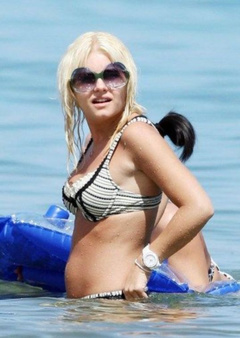 11. Elisha Cuthbert – bikini at the beach, 2008