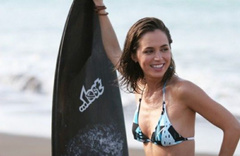 2. Eliza Dushku Sexy – Open Graves, 2009