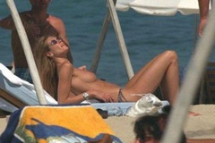 6. Elle Macpherson – Topless sunbathing, 1995