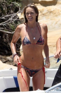 6. Elle Macpherson – bikini, 2009