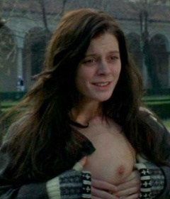 3. Emilia Fox Naked – Prendimi l'anima, 2002