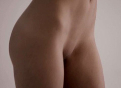 15. Emily Ratajkowski – Treats behind the scenes, 2012