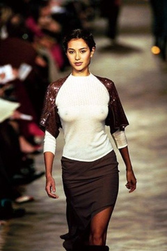 9. Emma Heming – catwalk see through, 2001