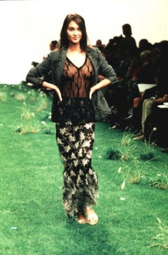 12. Emma Heming – catwalk see through, 2001