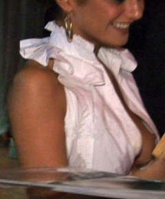 1. Emmanuelle Chriqui – Nip slip, 2007