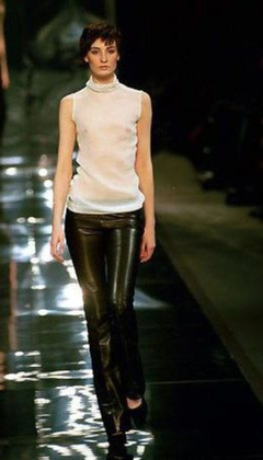 18. Erin O'Connor – catwalk oops