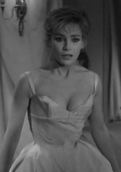 2. Estella Blain Naked – Des femmes disparaissent, 1959