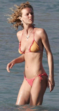 1. Eva Herzigova – bikini, 2009