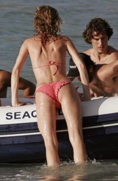 2. Eva Herzigova – bikini, 2009