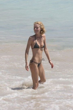 16. Eva Herzigova – bikini, 2009